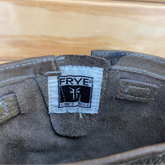 FRYE Womens 8 US Distressed Leather Block Heeled Mid-Calf Boots Western Biker - Picture 14 of 15